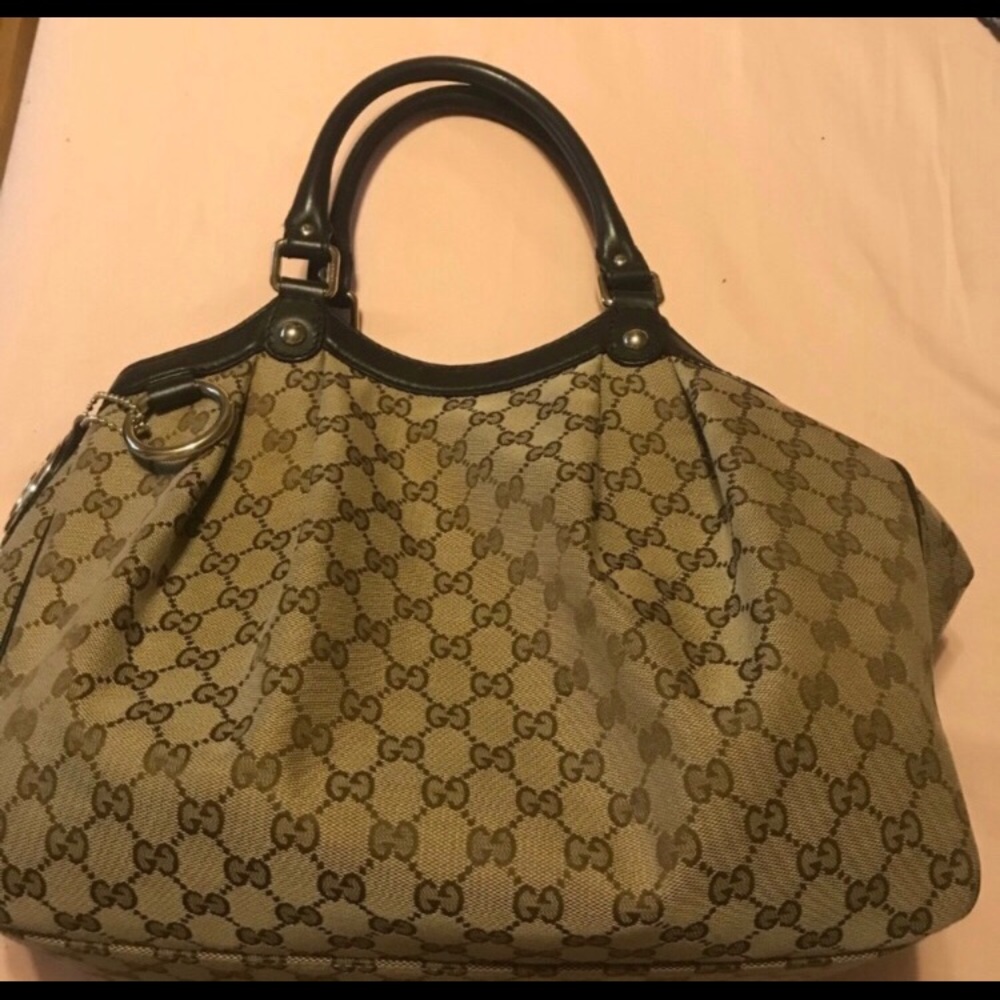 Authentic Gucci handbag ... willing to trade 👜💕